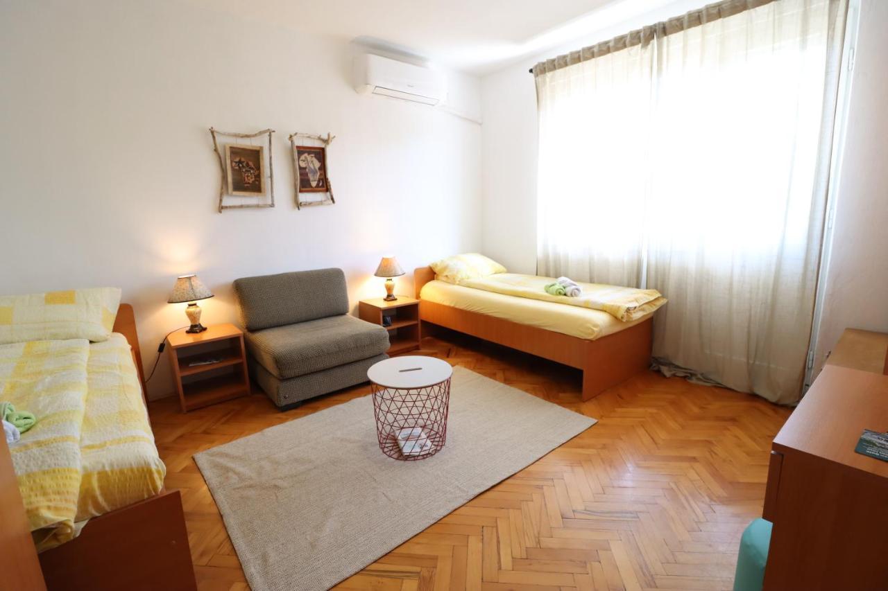 Faris Appartement Donji Milanovac Buitenkant foto