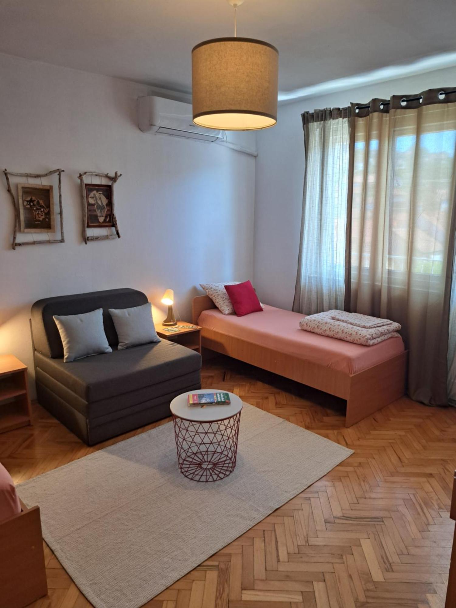Faris Appartement Donji Milanovac Buitenkant foto