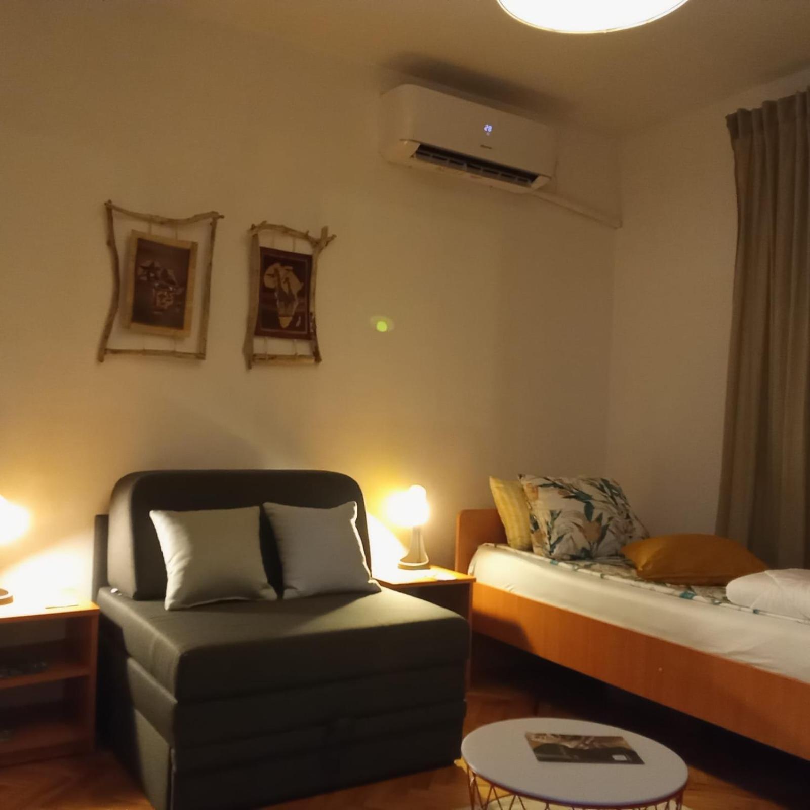 Faris Appartement Donji Milanovac Buitenkant foto